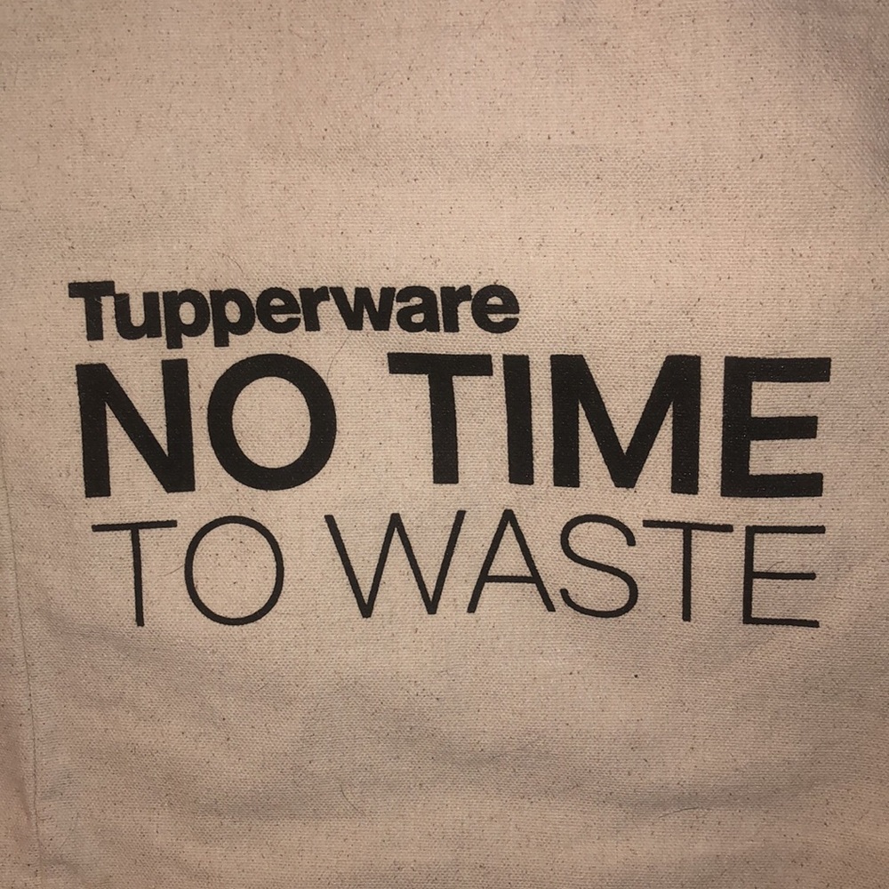 Tupperware tote - Picture 2 of 3